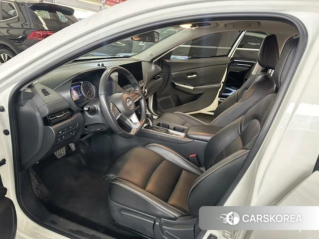 Nissan Sylphy 2024 Белый из Китая