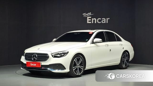 Mercedes-Benz E-Class W213 2022 Белый из Кореи