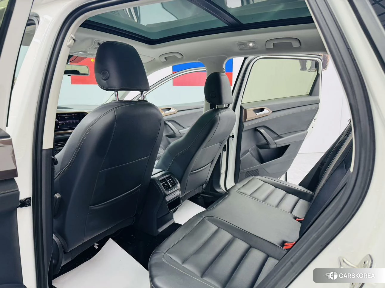 Volkswagen Tharu 2020 Белый из Китая