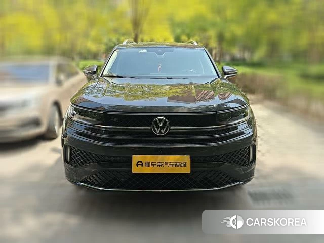 Volkswagen Tavendor 2022 Черный из Китая