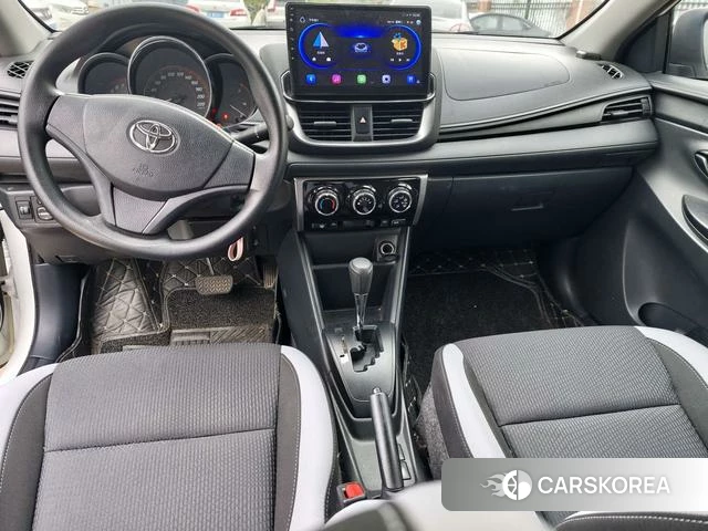 Toyota Yaris L 2021 Белый из Китая