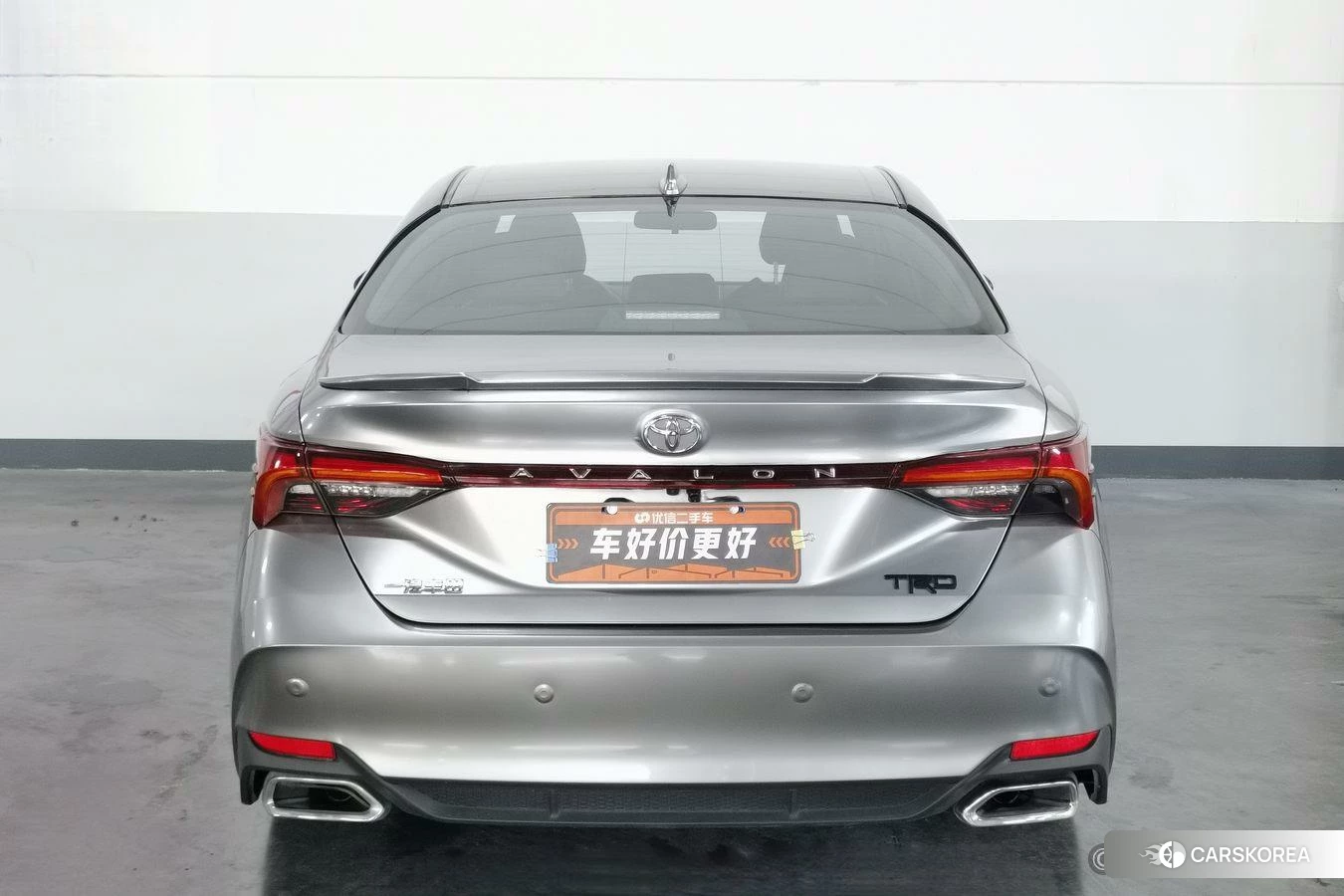 Toyota Avalon 2019 Серебристо-серый из Китая