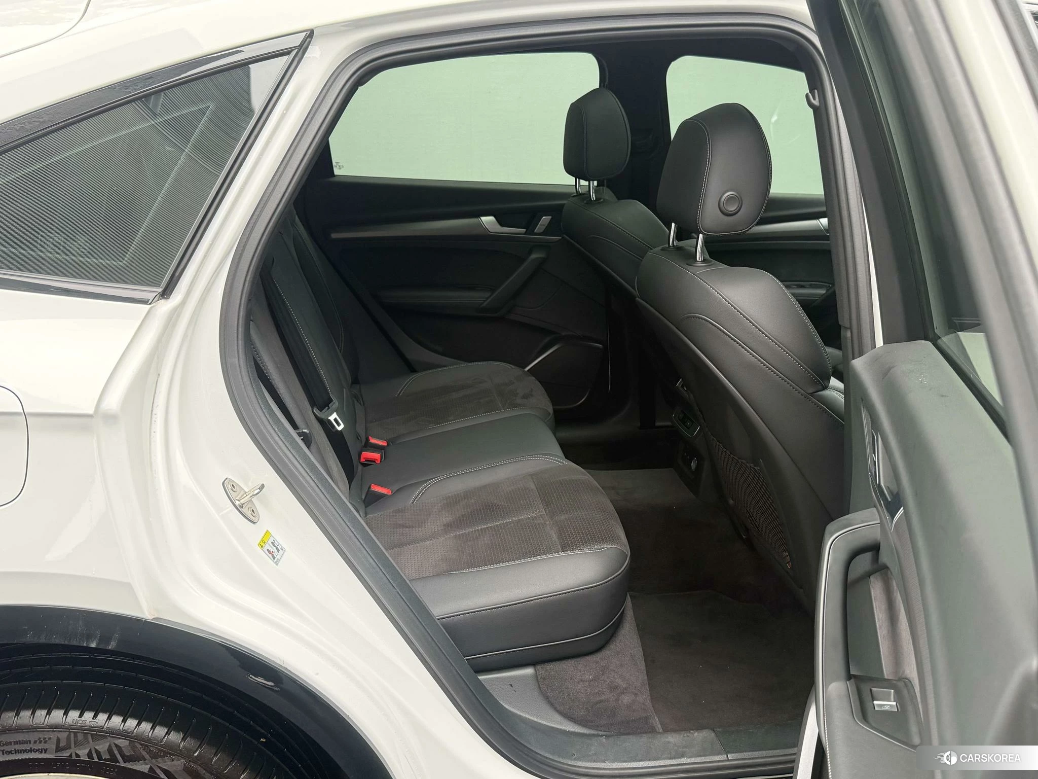 Audi Q5L 2023 Белый из Китая
