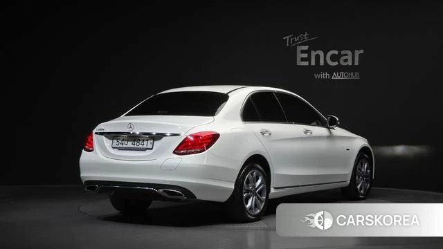 Mercedes-Benz C-Class W205 2018 Белый из Кореи