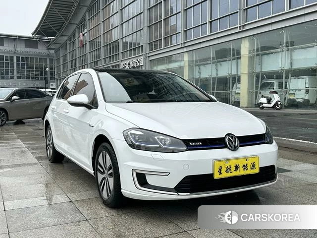 Volkswagen Golf 2021 Белый из Китая