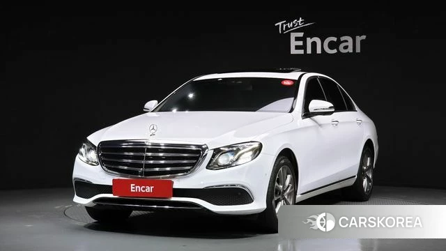 Mercedes-Benz E-Class W213 2018 Белый из Кореи