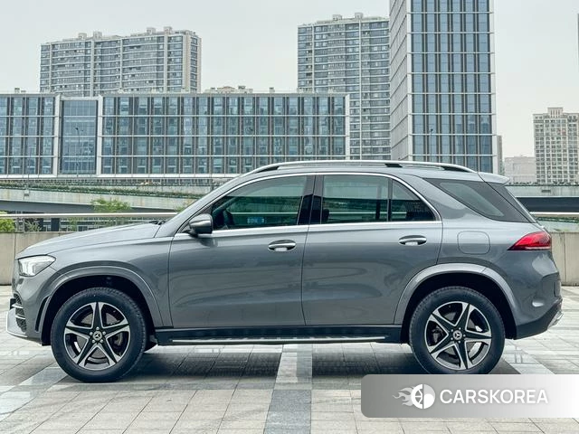 Mercedes-Benz GLE 2022 Темно-серый из Китая