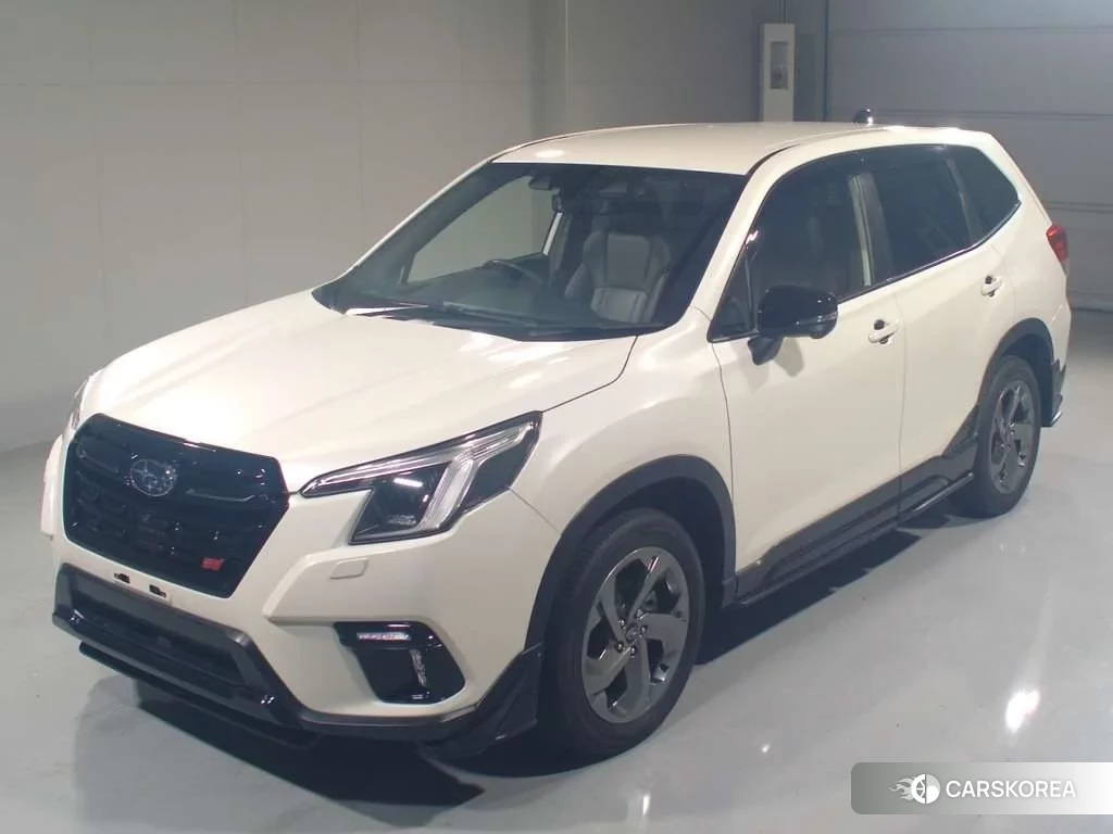 Subaru Forester 2023 из Японии