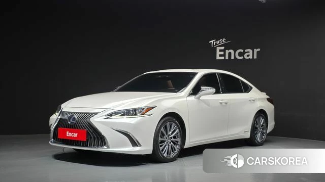 Lexus ES300h 7th generation 2020 Белый из Кореи