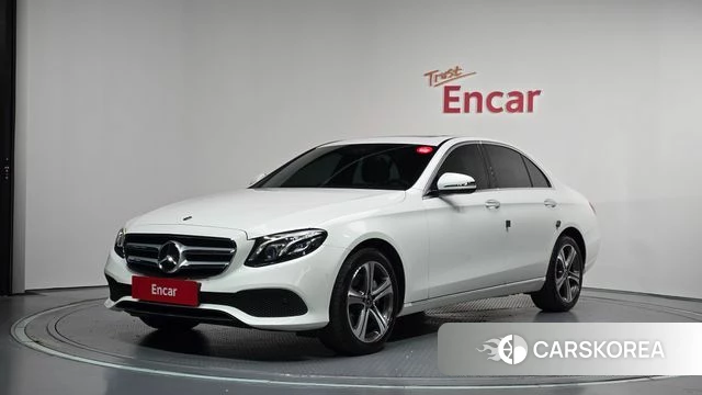 Mercedes-Benz E-Class W213 2019 Белый из Кореи
