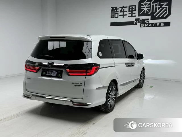 Honda Elysion 2022 Белый из Китая