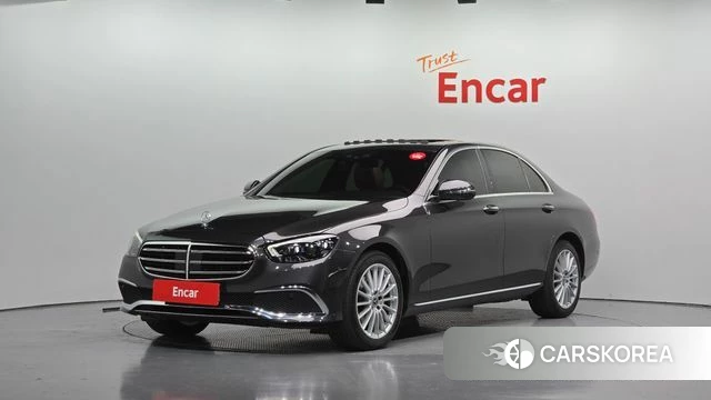Mercedes-Benz E-Class W213 2021 Серый из Кореи