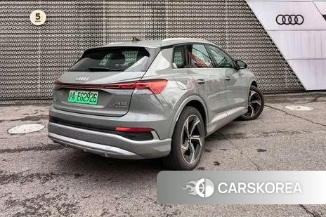 Audi Q4 2024 Темно-серый из Китая