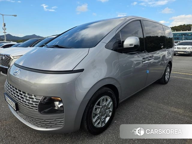 Hyundai Staria 2023 Серебряный из Кореи