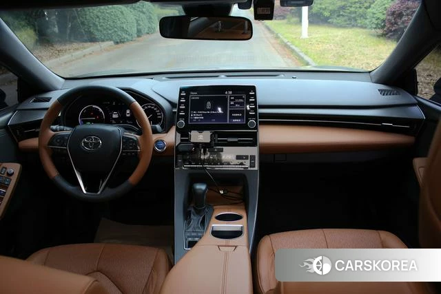 Toyota Avalon 2021 Серебристо-серый из Китая