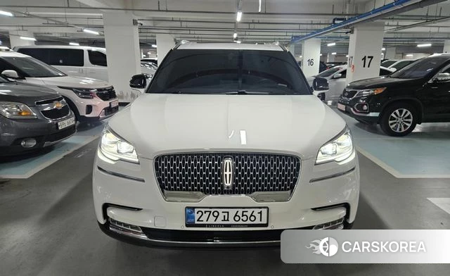 Lincoln Aviator 2nd generation 2021 Белый из Кореи