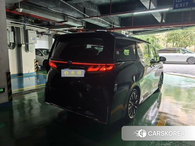 Toyota Vellfire 2024 Черный из Китая