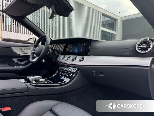 Mercedes-Benz E-Class 2021 Белый из Китая