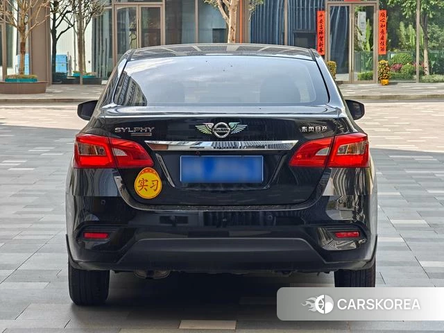 Nissan Sylphy 2023 Черный из Китая
