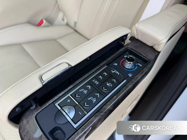 Toyota Vellfire 2022 Черный из Китая