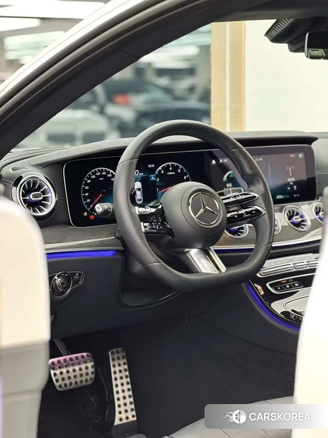 Mercedes-Benz E-Class 2021 Белый из Китая