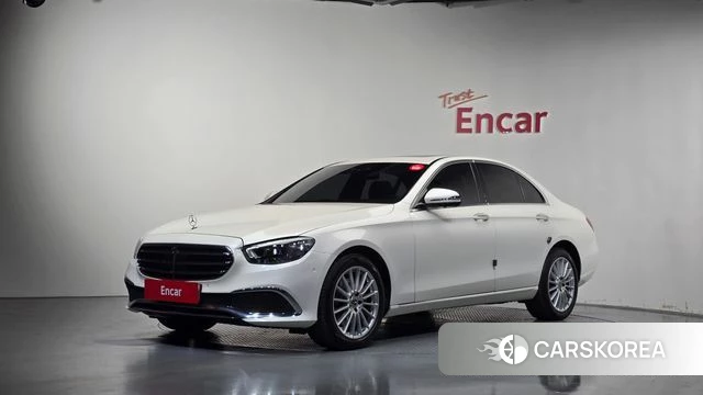 Mercedes-Benz E-Class W213 2023 Белый из Кореи