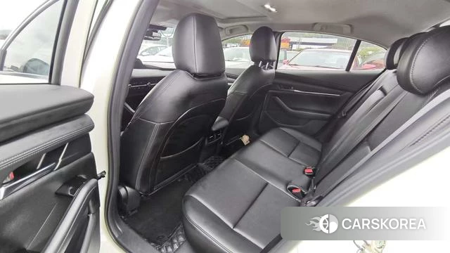 Mazda 3 2021 Белый из Китая