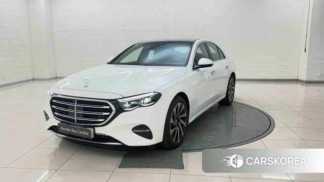 Mercedes-Benz E-Class W214 2026 Белый из Кореи