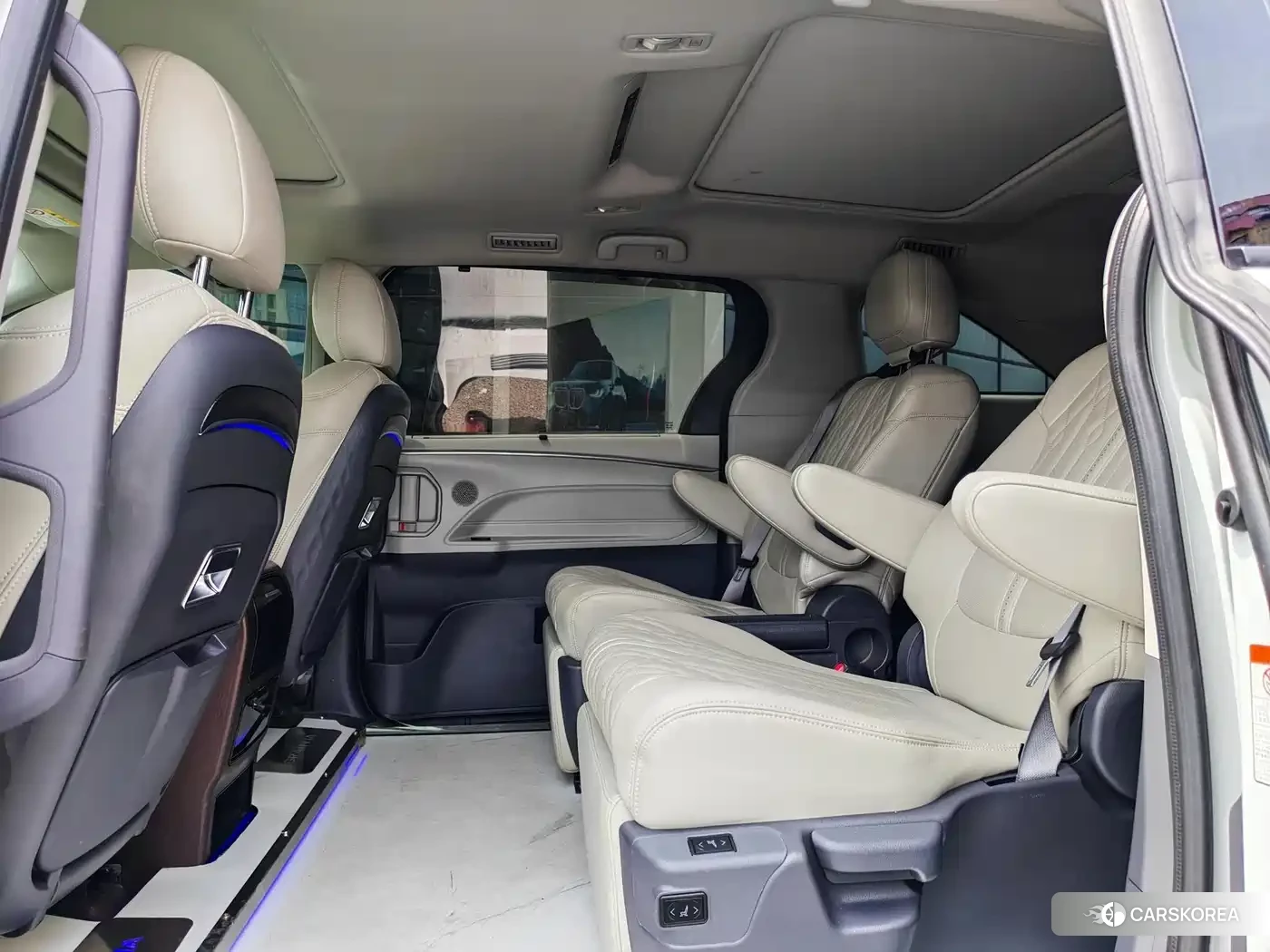 Toyota Granvia 2024 Белый из Китая