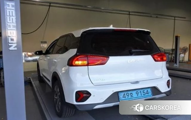 Kia Niro Plus 2022 Белый из Кореи