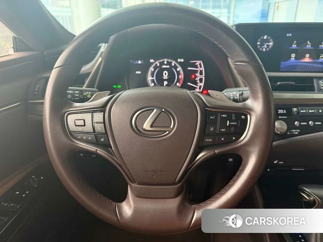 Lexus ES 2021 Серебристо-серый из Китая