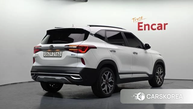Kia Seltos 2019 Белый из Кореи