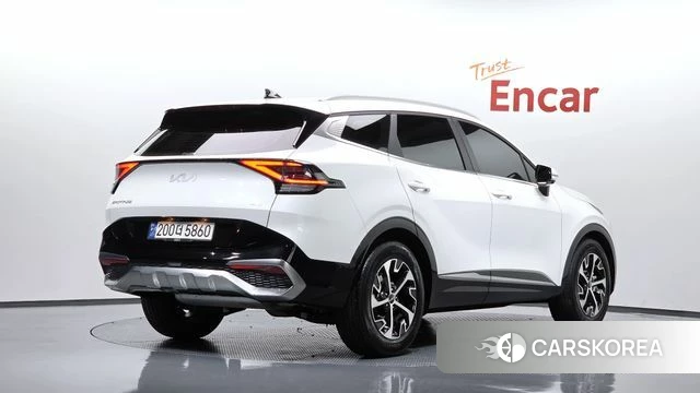 Kia Sportage 5th Generation Hybrid 2023 Белый из Кореи