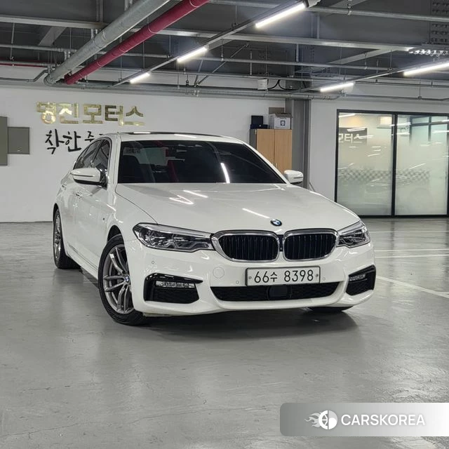 BMW 5 Series (G30) 2018 Белый из Кореи