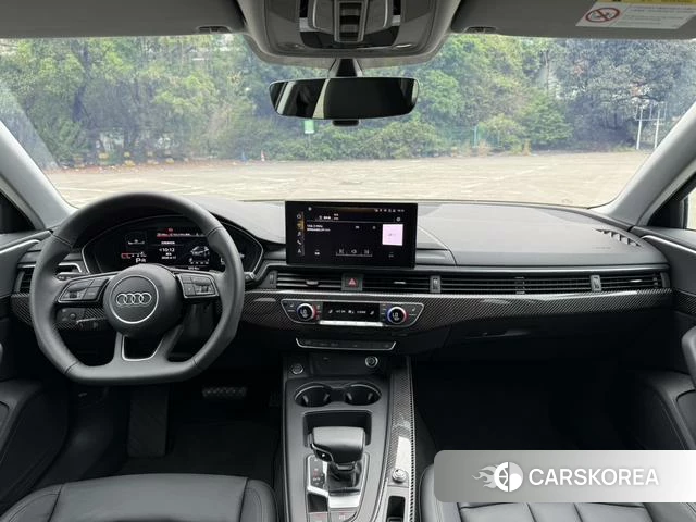 Audi A4L 2022 Темно-серый из Китая