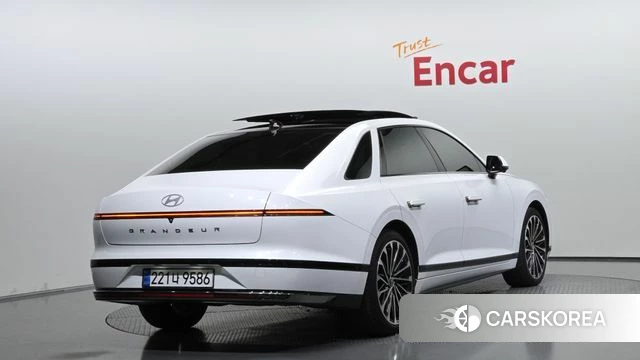 Hyundai Grandeur Hybrid (GN7) 2024 Белый из Кореи