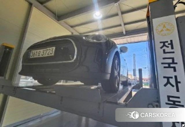 Mini Cooper 2023 Черный из Кореи