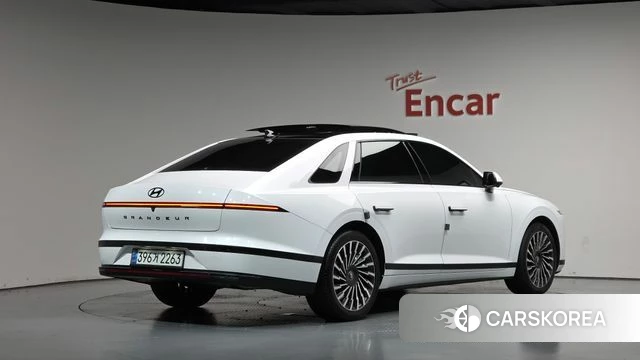 Hyundai Grandeur (GN7) 2025 Белый из Кореи