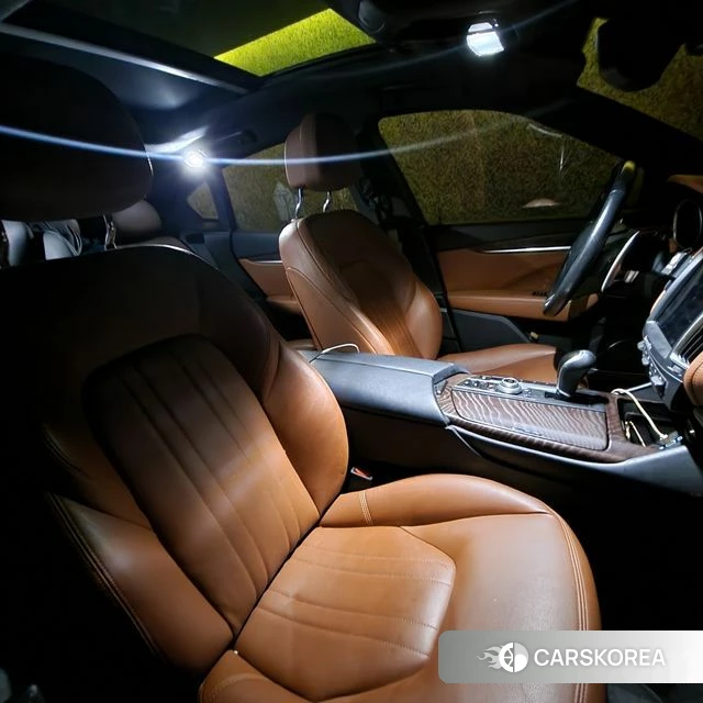 Maserati Levante 2018 Серый из Кореи