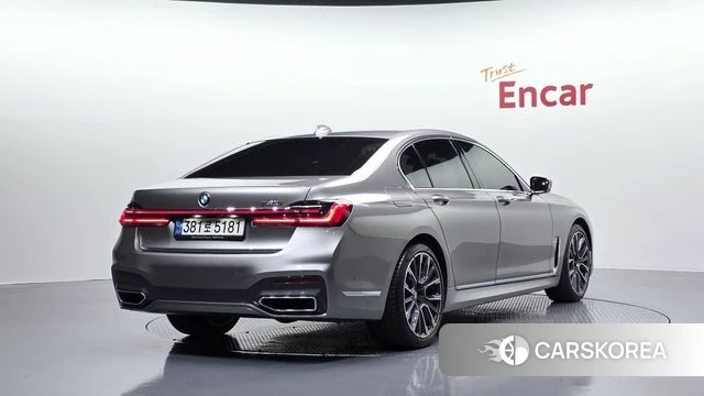 BMW 7 Series (G11) 2022 Песочный из Кореи
