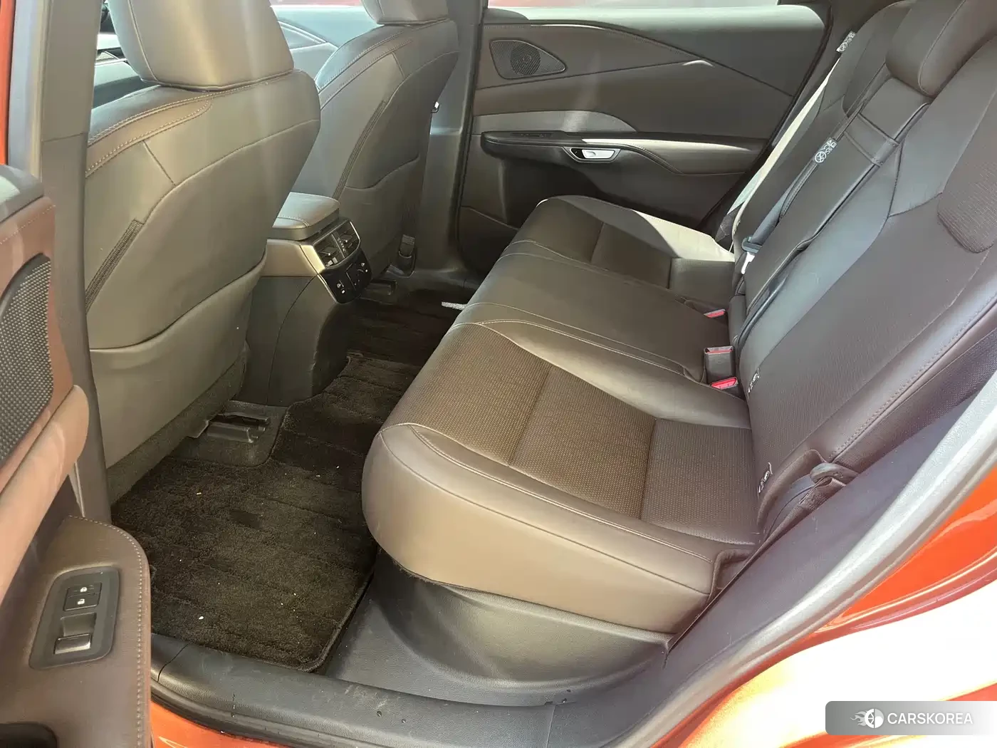 Lexus RX 2023 Champagne/brown из Китая