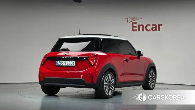 Mini Cooper C 4th generation 2025 Красный из Кореи