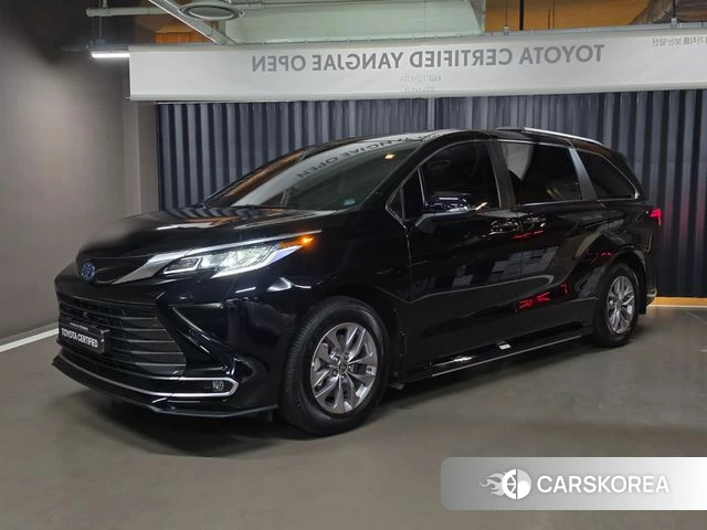 Toyota Sienna 4th Generation 2024 Черный из Кореи