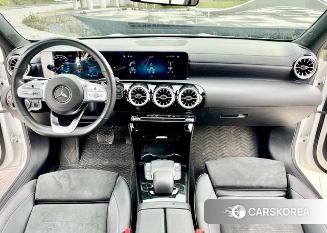 Mercedes-Benz A-Class 2021 Белый из Китая