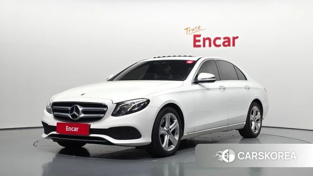 Mercedes-Benz E-Class W213 2018 Белый из Кореи
