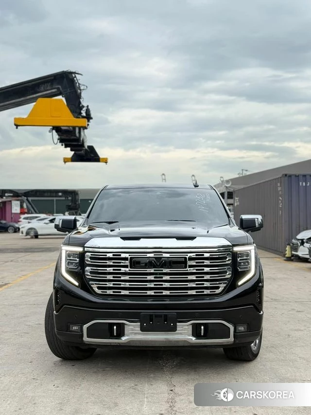 GMC Sierra 2023 Черный из Кореи