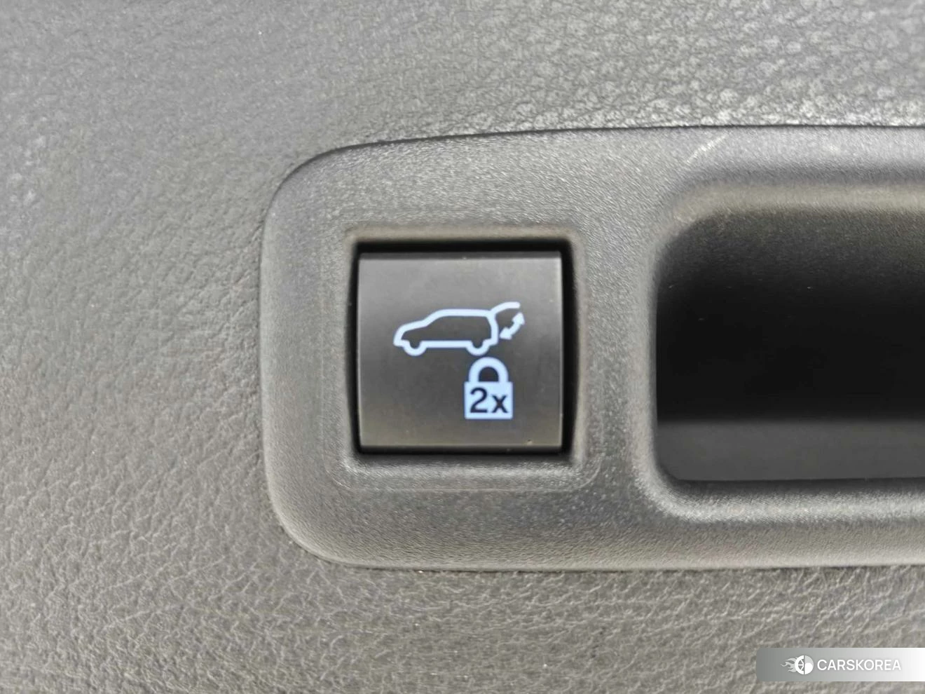 Toyota Sienna 2021 Белый из Китая