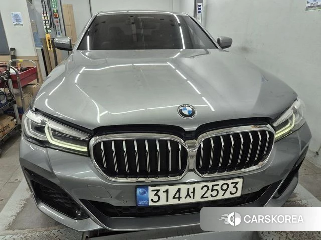 BMW 5 Series (G30) 2022 Серый из Кореи