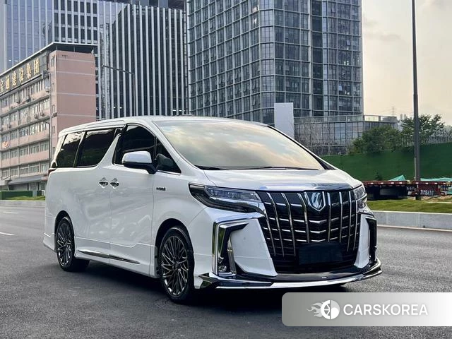 Toyota Alphard 2021 Белый из Китая
