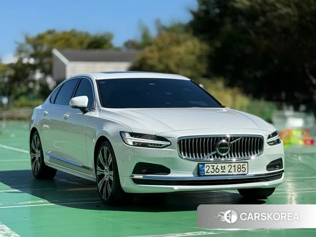 Volvo S90 2024 Белый из Кореи